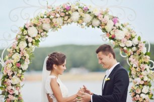 Выездная регистрация. Цветочная арка