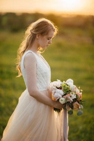 Фотосессия невесты на закате