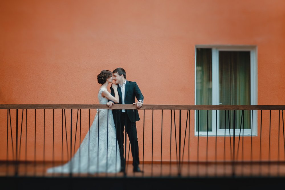 Денис Стенько
Фотосъёмка в Санкт-Петербурге. 
ВКонтакте:https://vk.com/denisstenko
Сайт:http://www.denisstenko.ru/ 
☎ 8-911-028-10-16