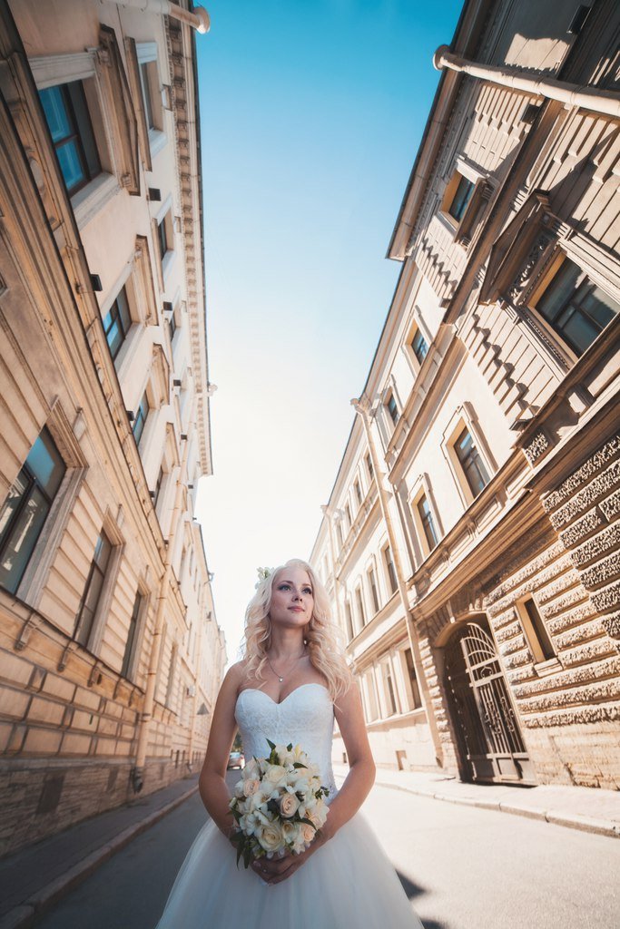 Денис Стенько
Фотосъёмка в Санкт-Петербурге. 
ВКонтакте:https://vk.com/denisstenko
Сайт:http://www.denisstenko.ru/ 
☎ 8-911-028-10-16