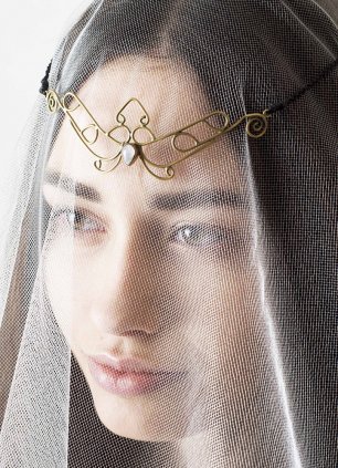 Оригинальное украшение на голову невесты