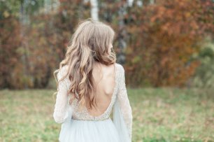 Открытая спинка свадебного платья