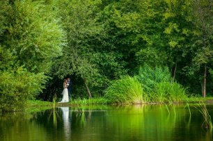 Фотосессия рядом с прудом