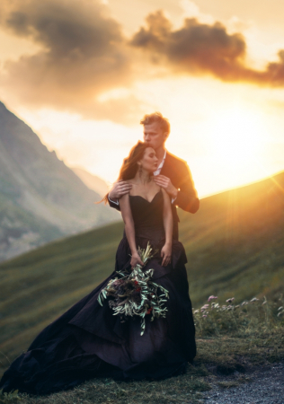 черное платье невесты, фотограф CLOUDS INSIDE