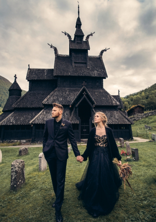 черное платье невесты, фотограф CLOUDS INSIDE