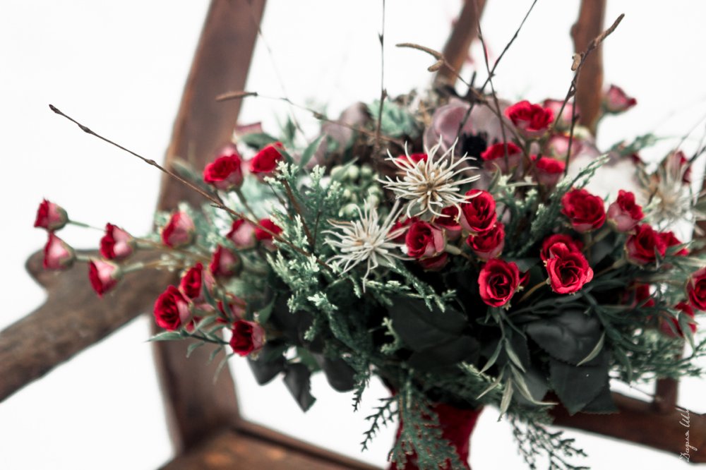 Фотограф - Дарья Шмакова
Место съемки - HOLIDAYPARK
Макияж и прическа - Юлия Искибаева 
Флористика и декор - Букет - Декор 
Аксессуары - Эльвира Вильданова 
Невеста - Марина Бузанова
Модельное агенство - MDmodel
Жених - Артемий Булатов