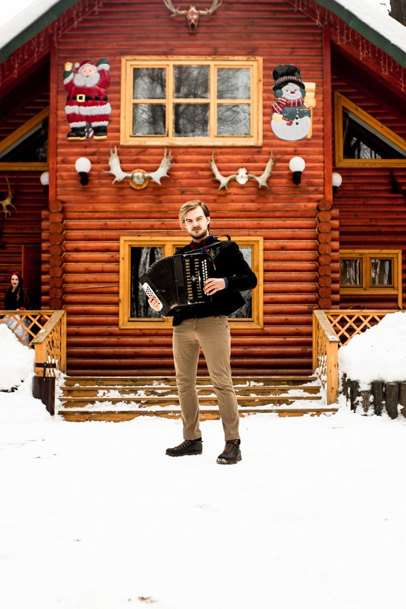 Фотограф - Дарья Шмакова
Место съемки - HOLIDAYPARK
Макияж и прическа - Юлия Искибаева 
Флористика и декор - Букет - Декор 
Аксессуары - Эльвира Вильданова 
Невеста - Марина Бузанова
Модельное агенство - MDmodel
Жених - Артемий Булатов