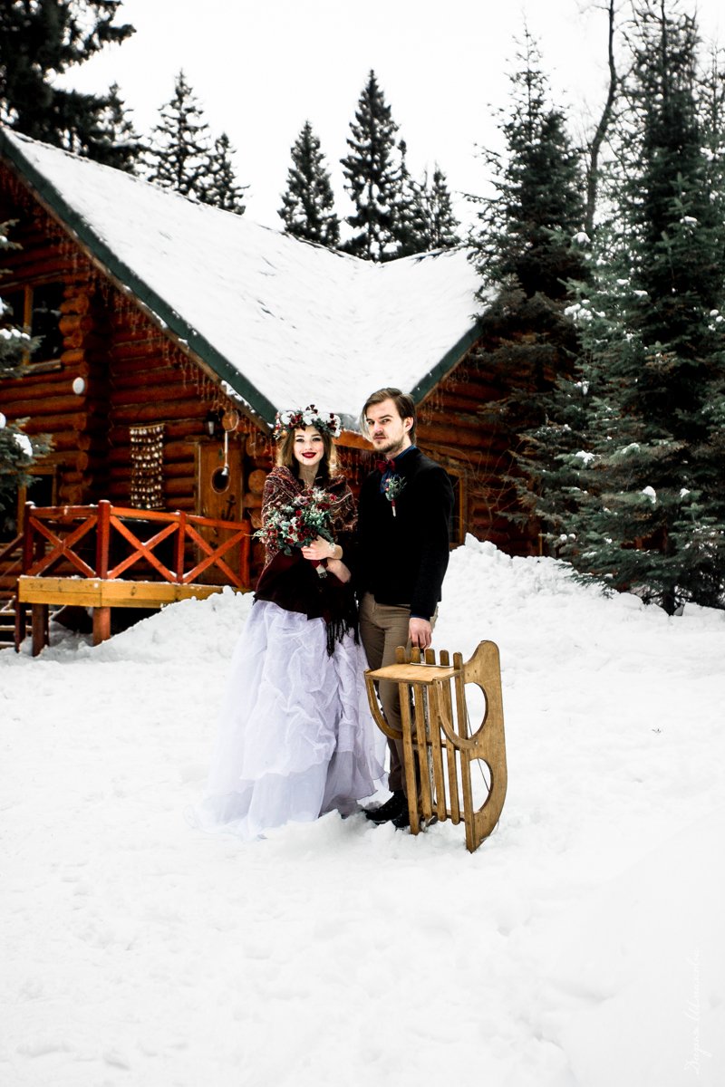 Фотограф - Дарья Шмакова
Место съемки - HOLIDAYPARK
Макияж и прическа - Юлия Искибаева 
Флористика и декор - Букет - Декор 
Аксессуары - Эльвира Вильданова 
Невеста - Марина Бузанова
Модельное агенство - MDmodel
Жених - Артемий Булатов