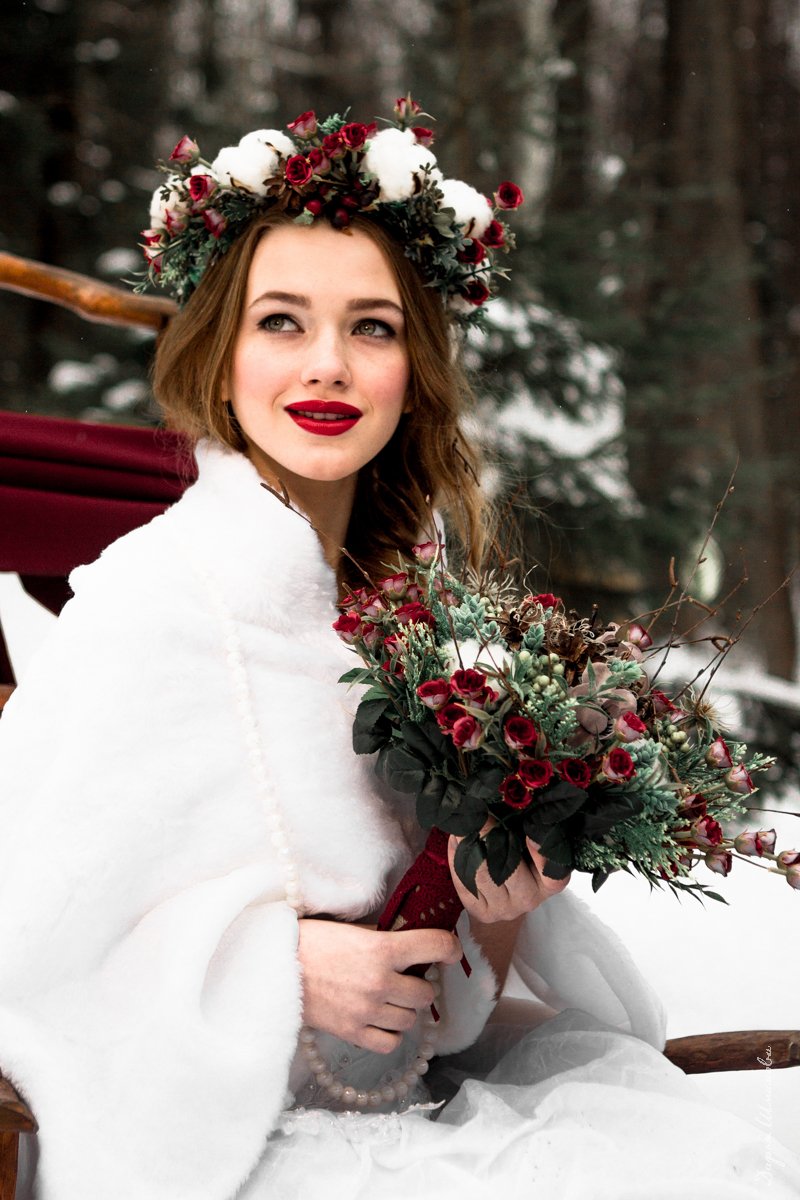 Фотограф - Дарья Шмакова
Место съемки - HOLIDAYPARK
Макияж и прическа - Юлия Искибаева 
Флористика и декор - Букет - Декор 
Аксессуары - Эльвира Вильданова 
Невеста - Марина Бузанова
Модельное агенство - MDmodel
Жених - Артемий Булатов