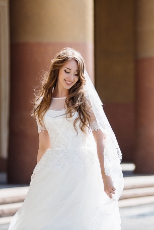 Лучезарная невеста Оля