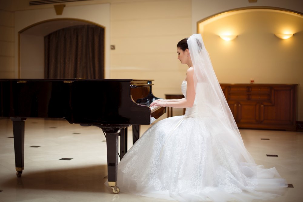 Невеста за роялем