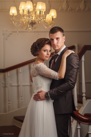 Студийный свадебный портрет