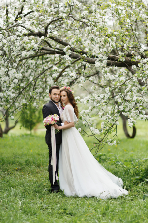 Свадьба в яблоневом саду