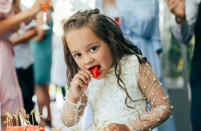 дети на свадьбе, детское меню на свадьбе, фотограф СВЕТА ЯРОШУК
