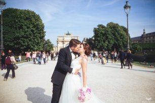 Поцелуй жениха и невесты