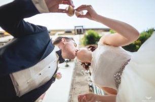 Поцелуй жениха и невесты