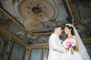 Молодожены