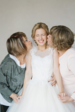 Сборы невесты.