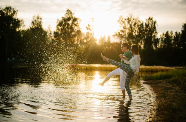 фотосессия love story на берегу, фотограф РОМАН ШУМИЛКИН