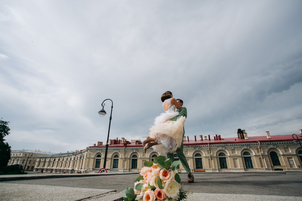 фотограф Евгений Якушев
13520.ru
тел: +7(953)370-04-73
e-mail: hello@13520.ru