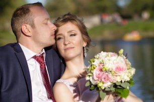 Свадьба. Прогулка в парке