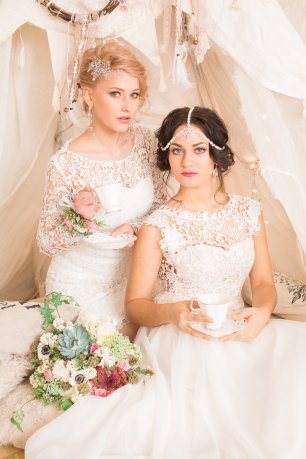 Утро невесты с подругой