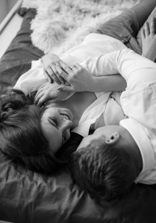 фотосессия love story в домашней обстановке, фотограф СКОБЛОВА ЕЛЕНА