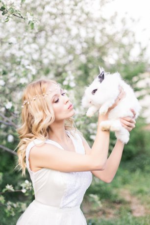 Утро невесты в саду