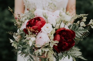 Букет невесты с пионами