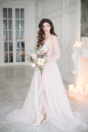 Нежное утро невесты в студии