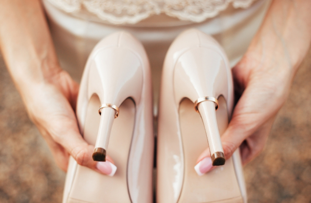нюдовые свадебные туфли, фотограф ГАЛКИНА ТАТЬЯНА АНДРЕЕВНА