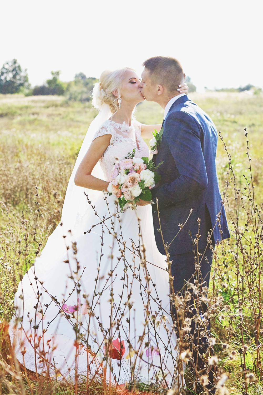 http://www.olyaefremova.com/wedding
