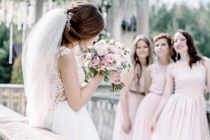 Невеста с подружками