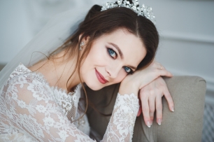 Выразительные глаза можно подчеркнуть при помощи подходящего макияжа