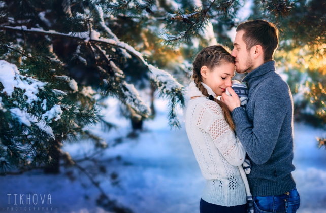зимняя фотосессия лав стори, прогулка по зимнему лесу, фотограф ТИХОВА АЛЕКСАНДРА