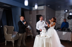 Разрезание торта, банкет