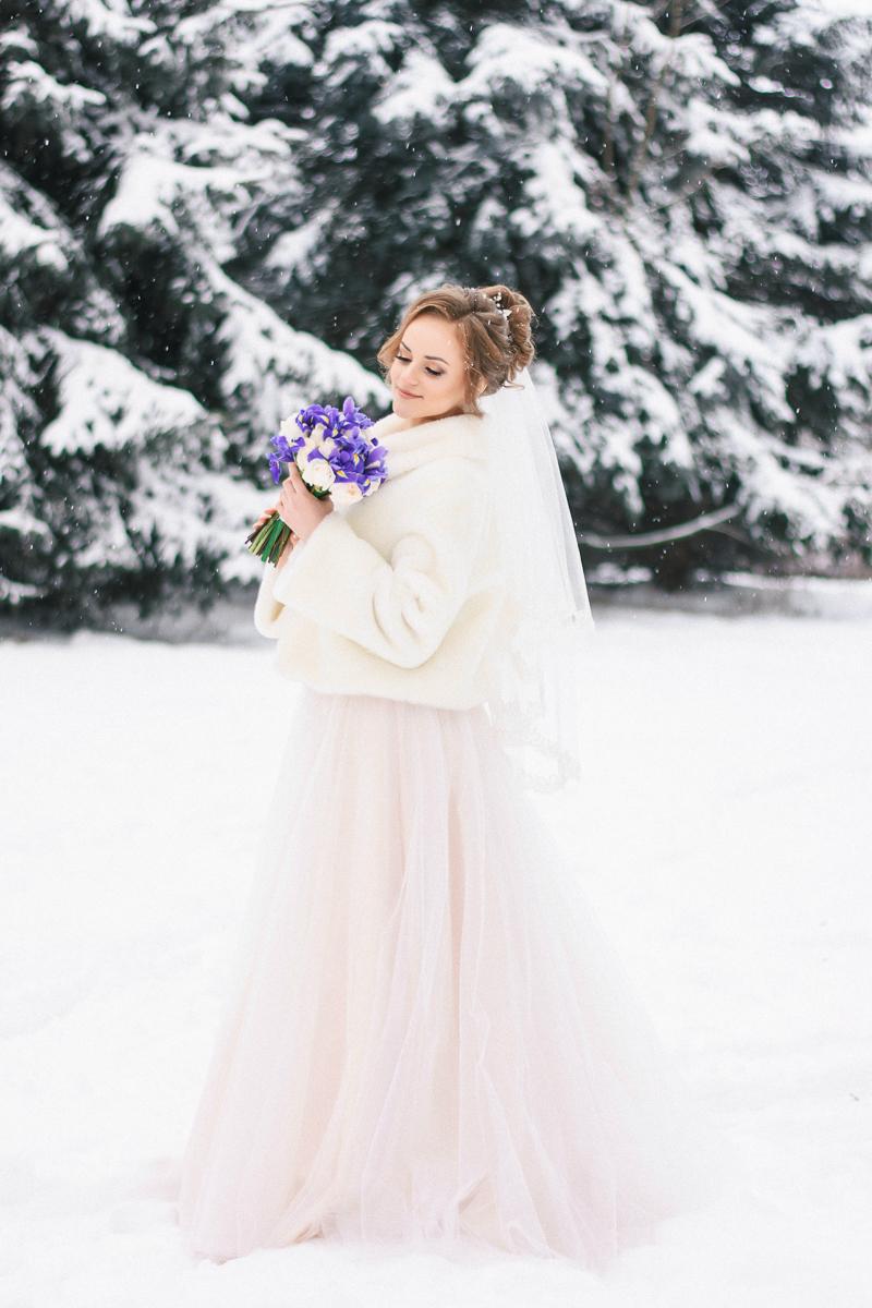Свадебная фотосессия в зимнем парке. Фотограф в Минске Александр Тарасевич.