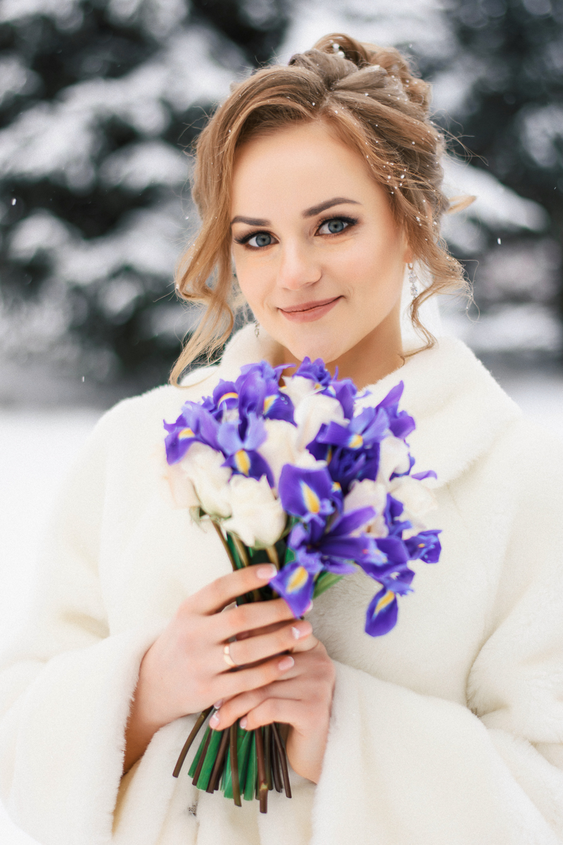 Свадебная фотосессия в зимнем парке. Фотограф в Минске Александр Тарасевич.