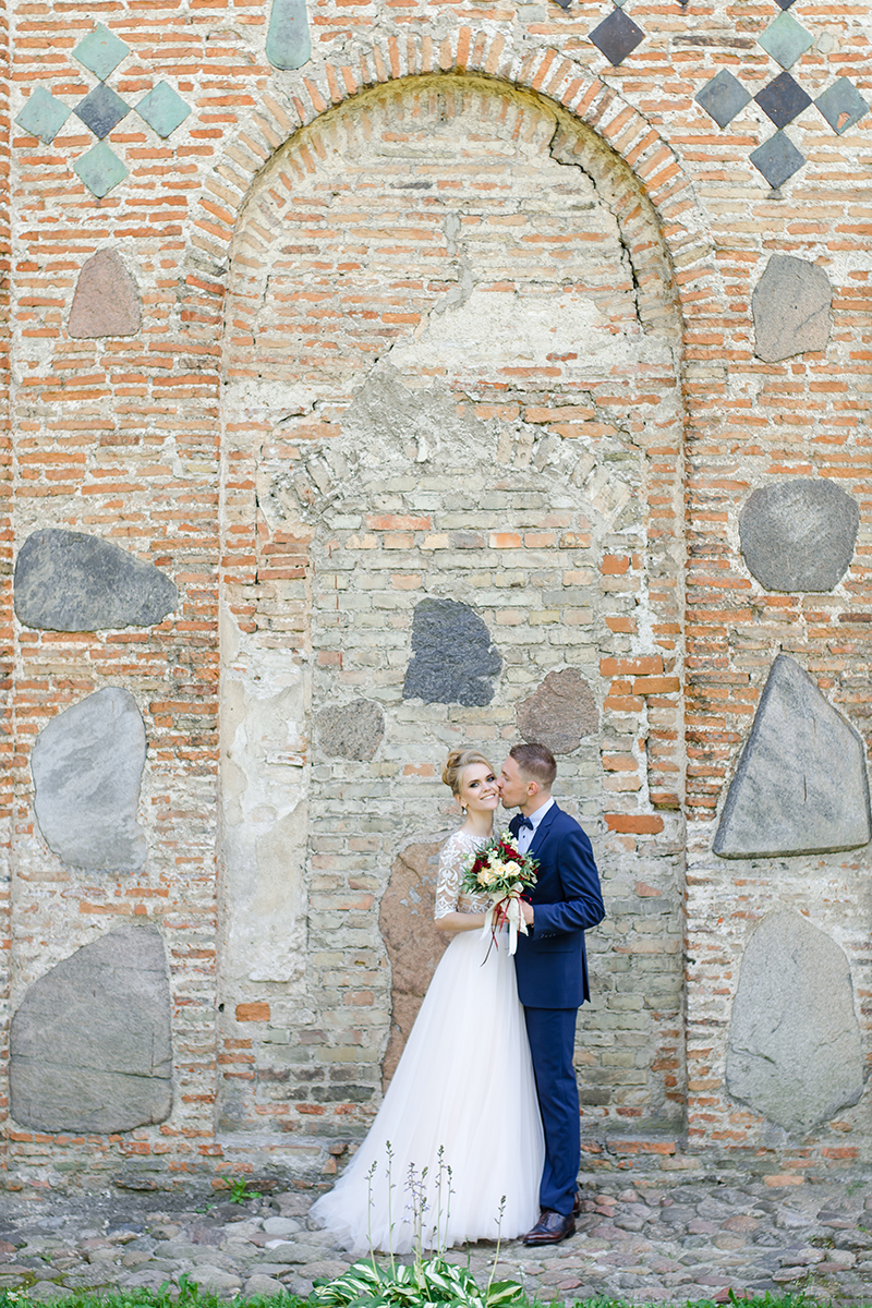 Классическая свадебная фотосъёмка, love story, фотосъёмка мероприятий в Минске и других городах Беларуси. 
Сайт: https://tarasevich.by 