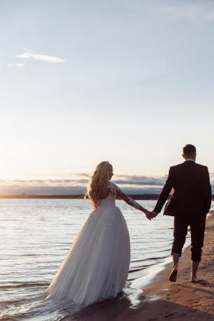 Свадебная прогулка у моря