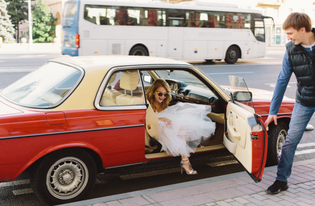 как выбрать транспорт на свадьбу, винтажный автомобиль на свадьбе, фотограф АНАСТАСИЯ ЗОРКОВА