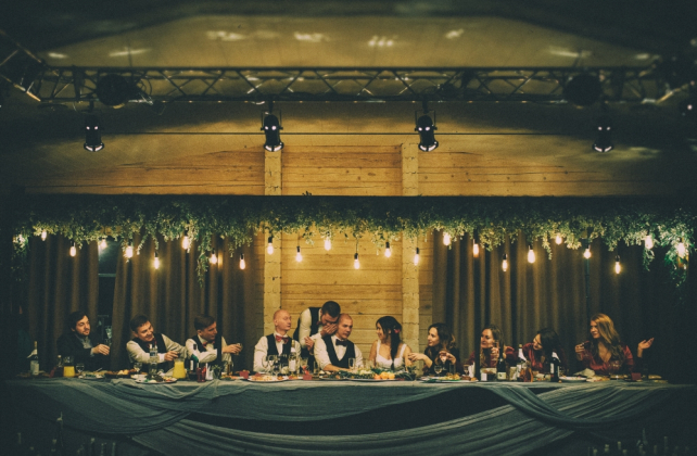 свадьба в зеленом цвете, ужин с друзьями, фотограф ИГОРЬ ГЕРАСИМЧУК