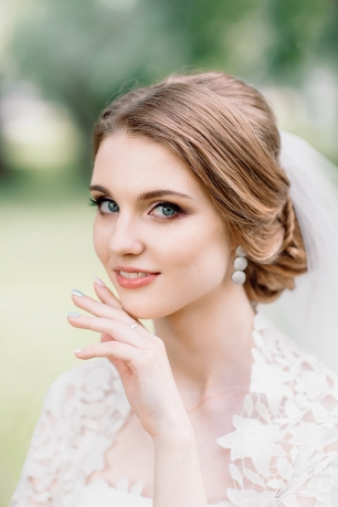 Красивый портрет на прогулке