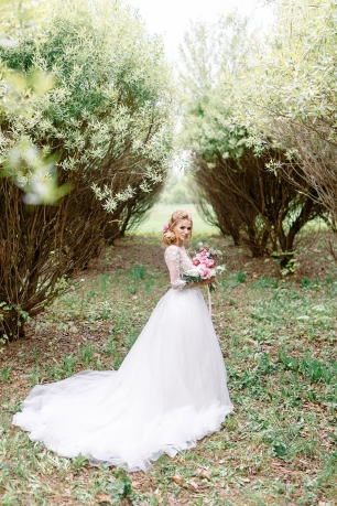 Свадебное платье со шлейфом