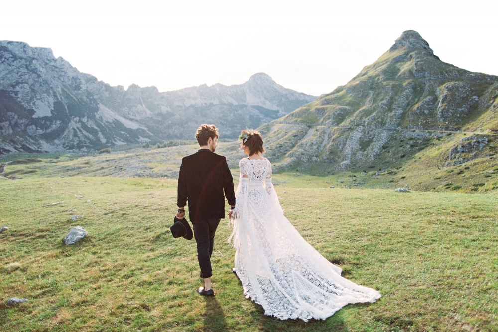Wedding photoshoot in Montenegro https://nadtochiy.com