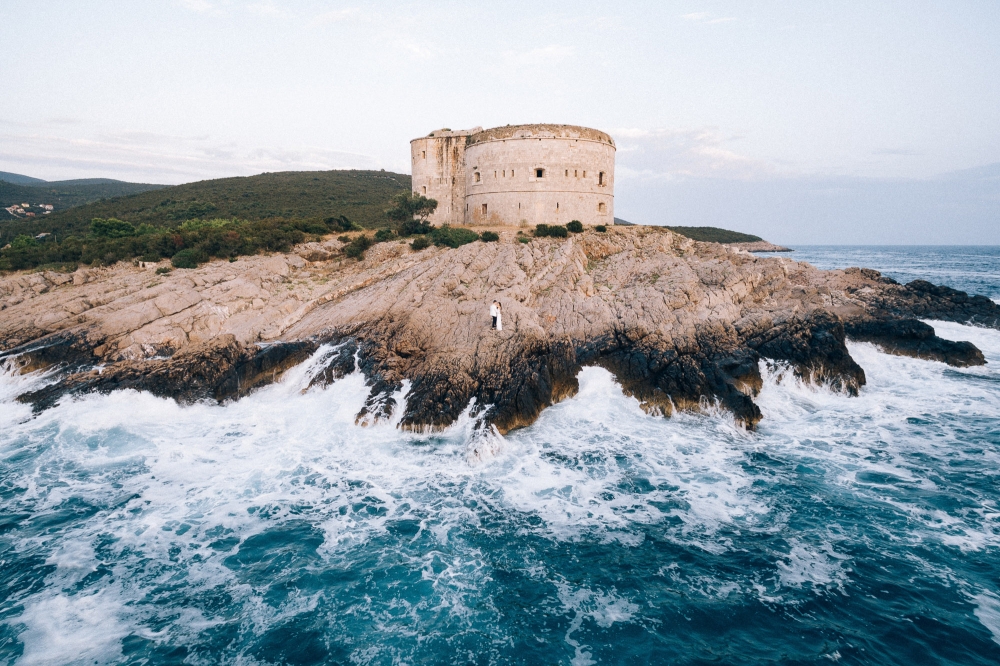 Wedding photoshoot in Montenegro https://nadtochiy.com