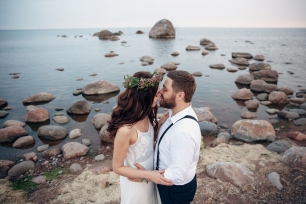 Место церемонии на берегу моря