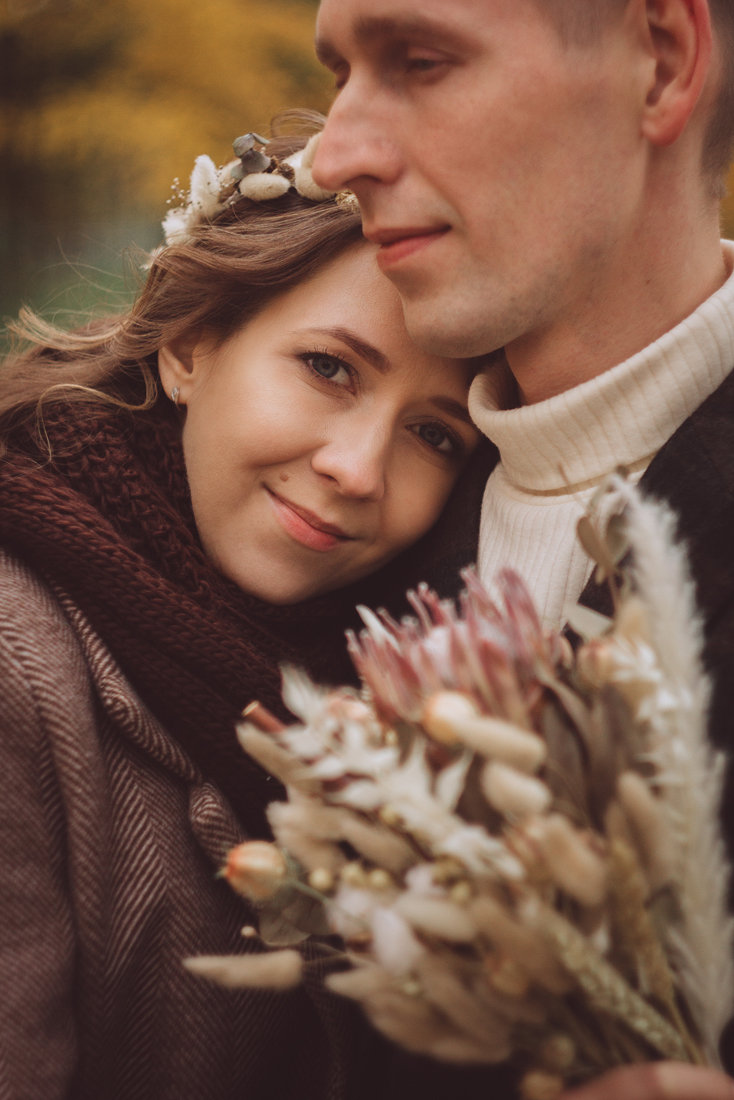 Екатерина и Андрей
Осенние свадьбы - это немного холодно, но очень красиво!