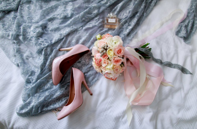 пастельные свадебные туфли, фотограф CUPCAKE PHOTO STUDIO