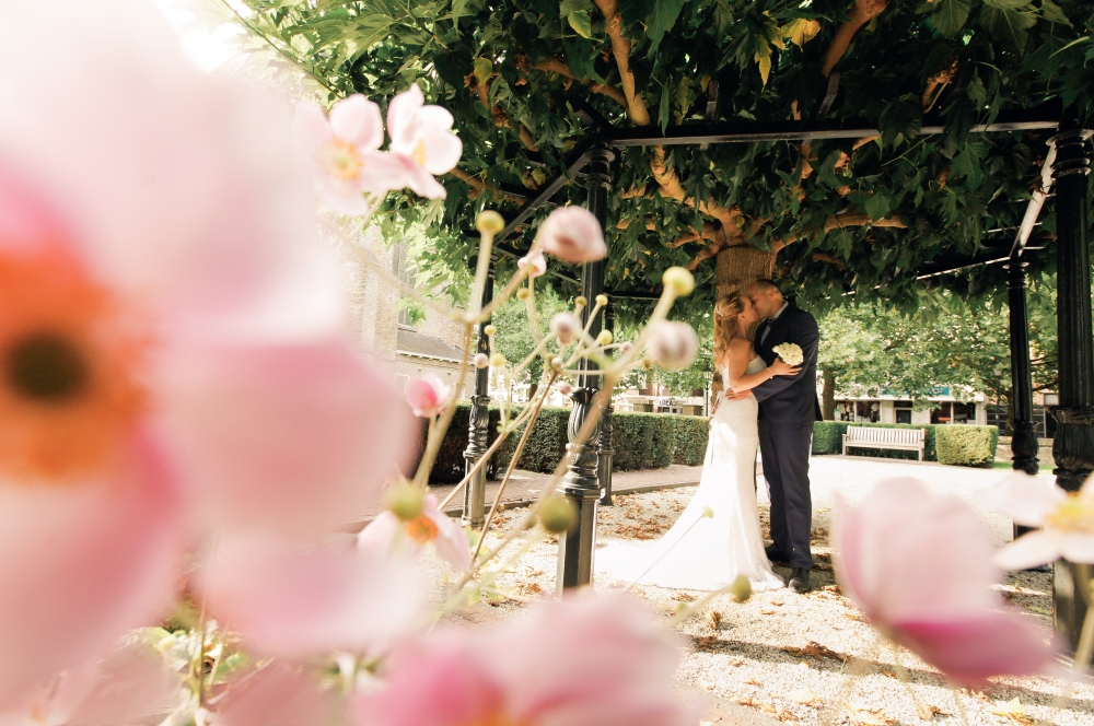Свадебная фотосессия в чудесном городе в Голландии.